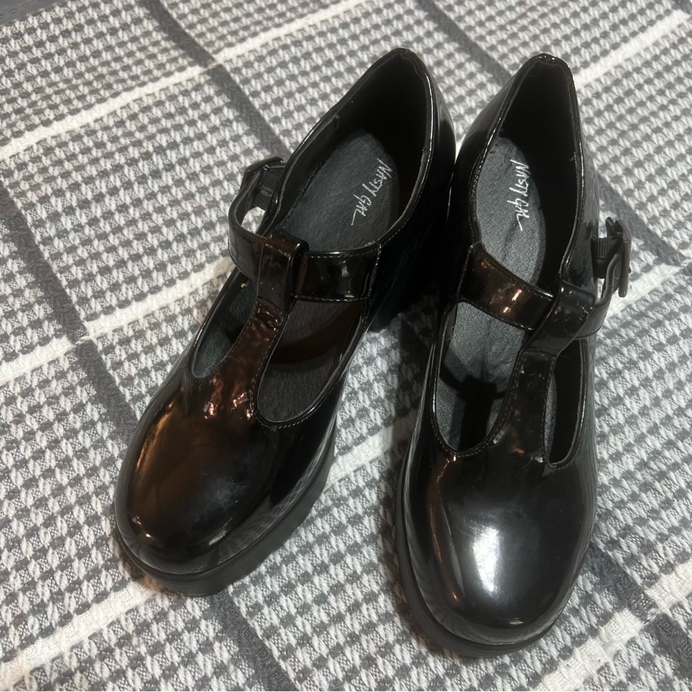 Nasty Gal Black Patent T Strap Lug Sole Platforms 6